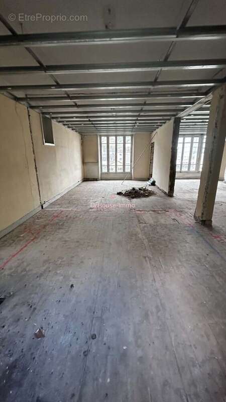 Appartement 450 m² à Tulle  - photo 11