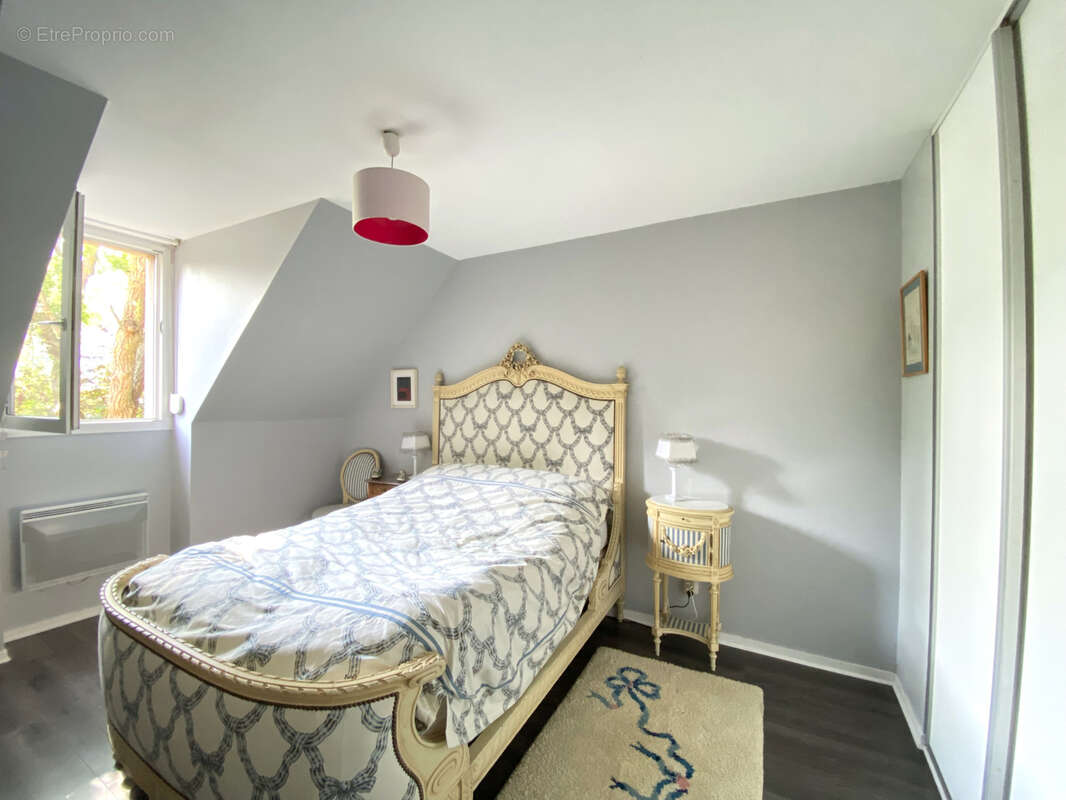 Maison à CHENNEVIERES-SUR-MARNE