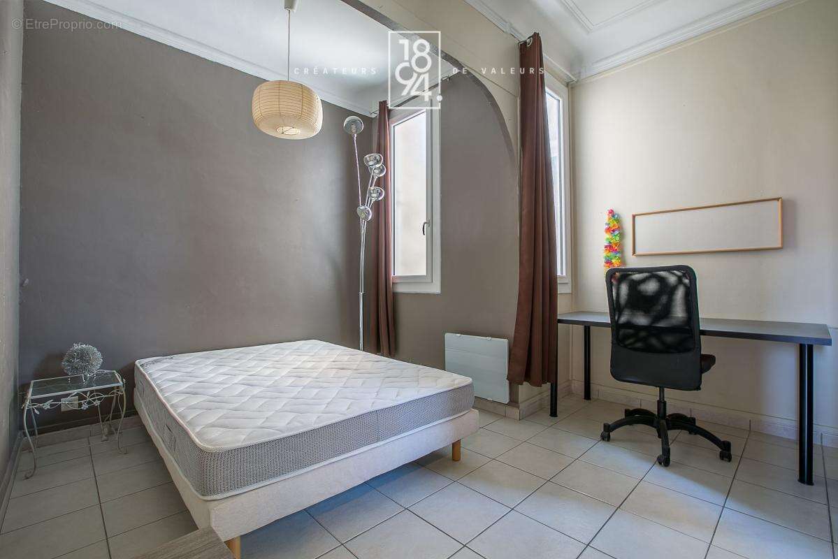 Appartement à MARSEILLE-5E