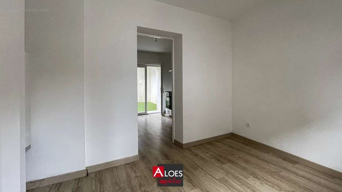 Appartement à UCHAUD