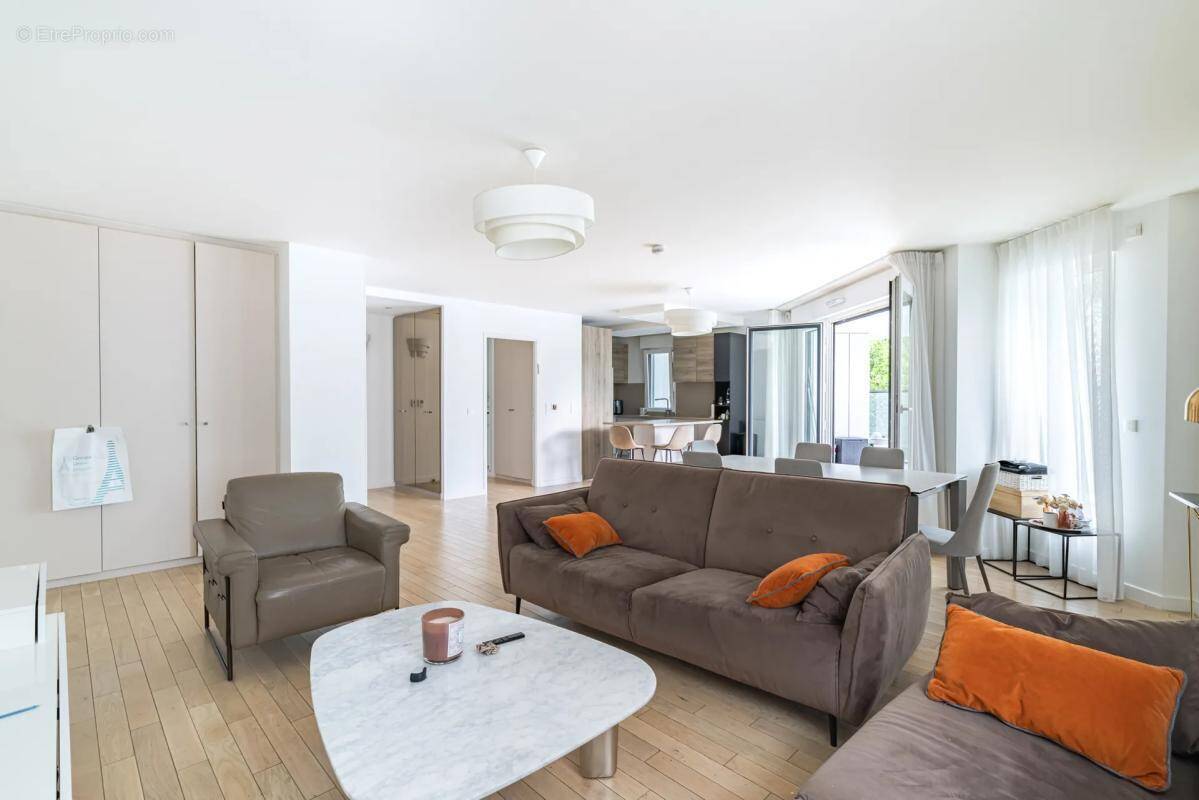 Appartement à ISSY-LES-MOULINEAUX
