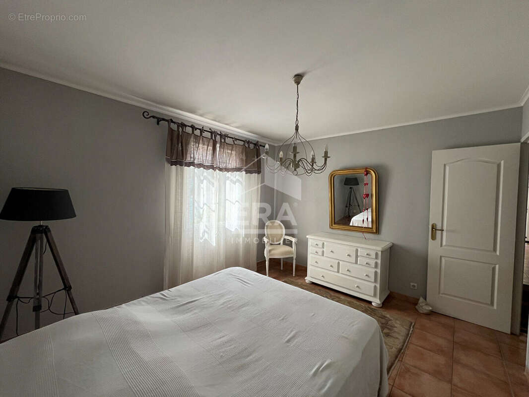 Maison à CHATEAUNEUF-LES-MARTIGUES