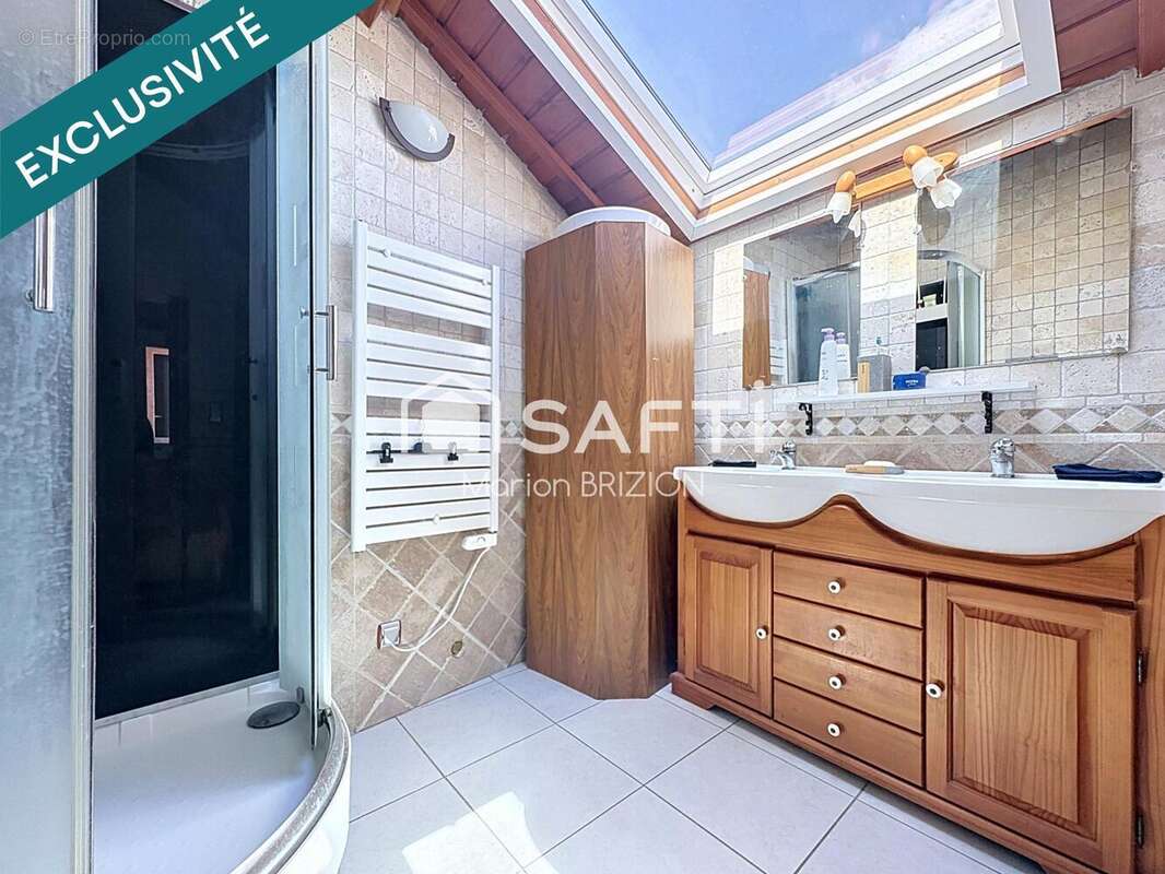 Maison 115 m² à Saint-Gilles  - photo 8