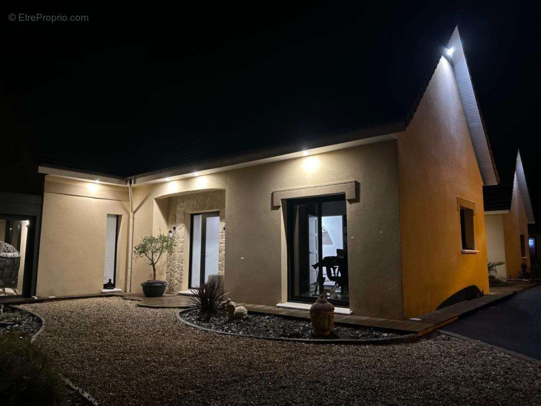 Magnifique maison contemporaine de 300 m² avec piscine intérieure et 5 chambres - photo 50