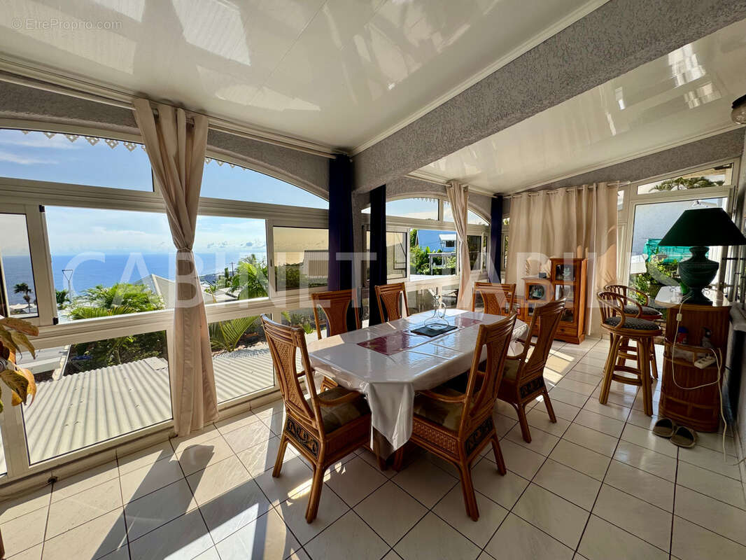 Maison à LES AVIRONS