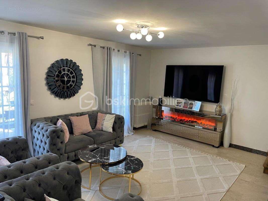 Maison à LIMETZ-VILLEZ