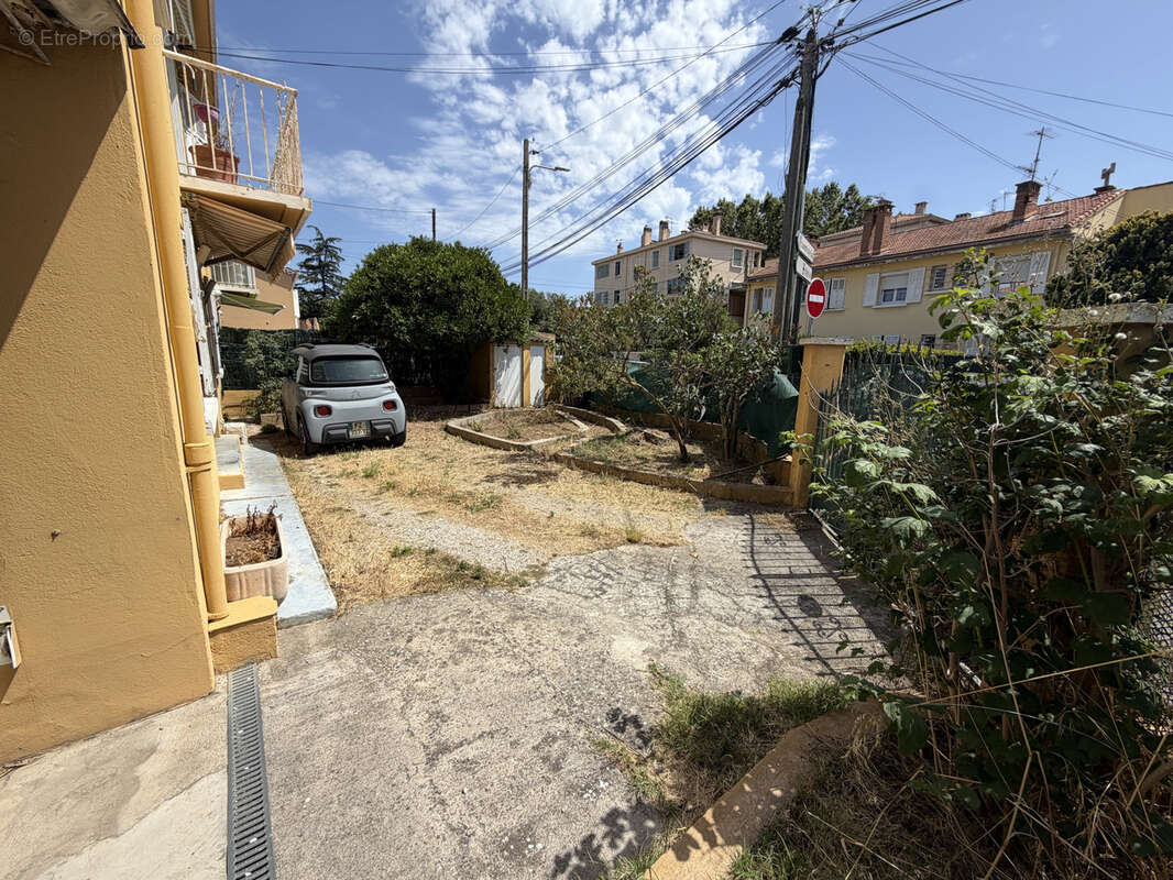 A vendre - Appartement de type 3 en rez-de-jardin (bas de villa) - La Seyne sur mer 83500 - photo 10