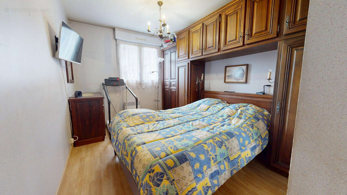 Appartement à VAUJOURS