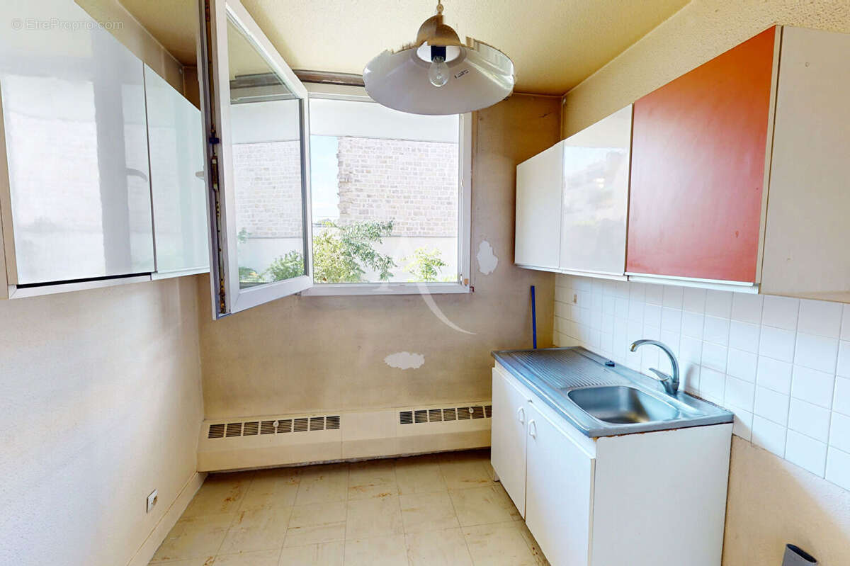 Appartement à PARIS-10E