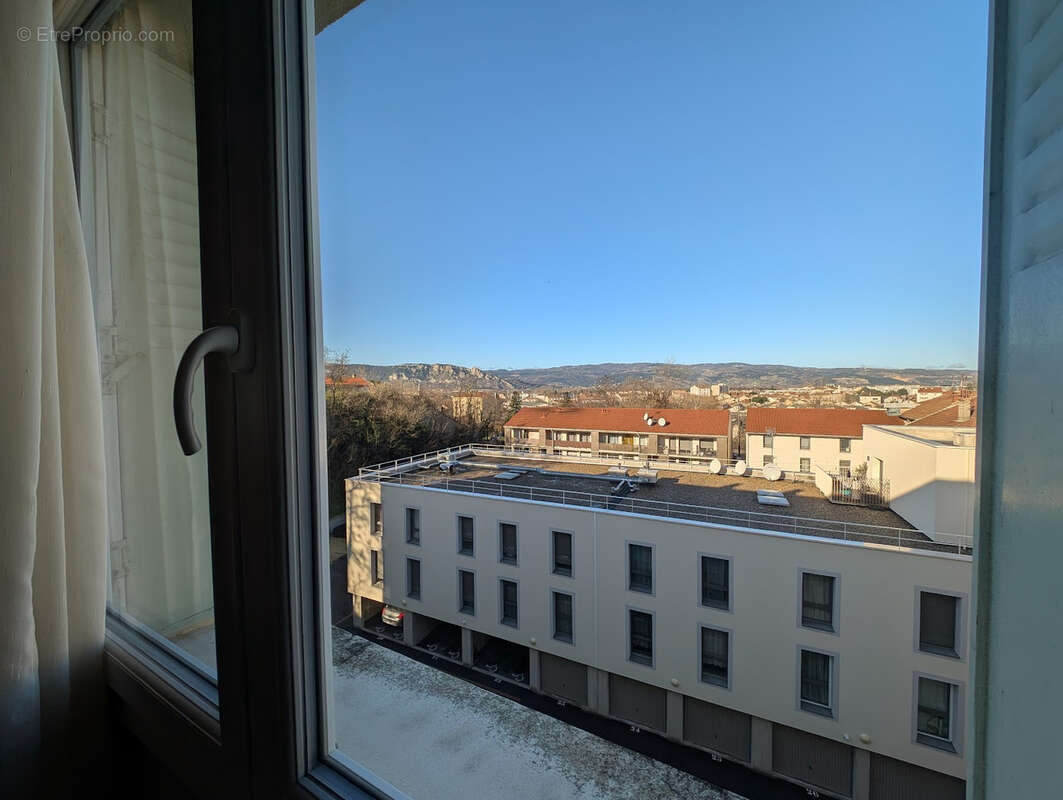 Appartement à BOURG-LES-VALENCE