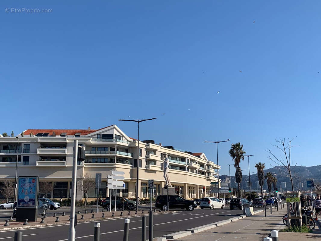 Commerce à MARSEILLE-8E