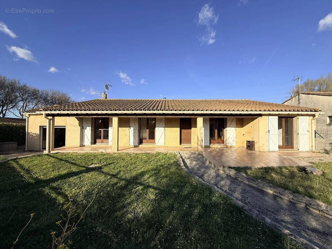 Maison à VILLESISCLE
