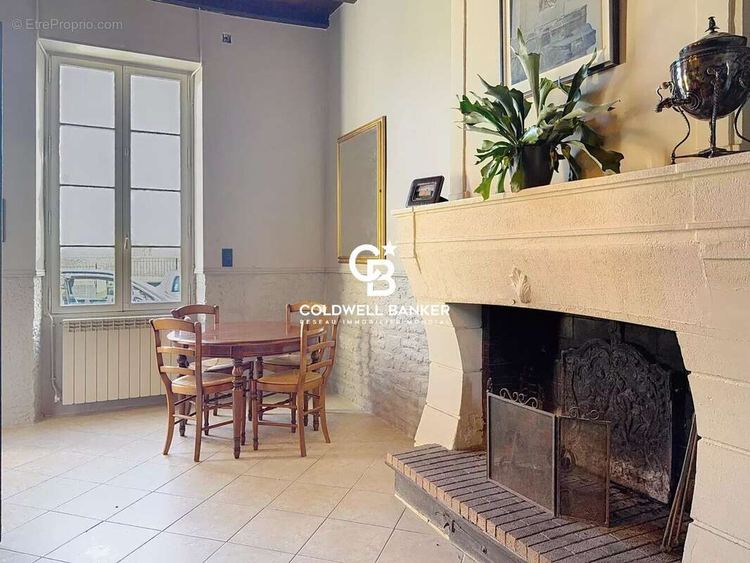 Maison à AUMAGNE