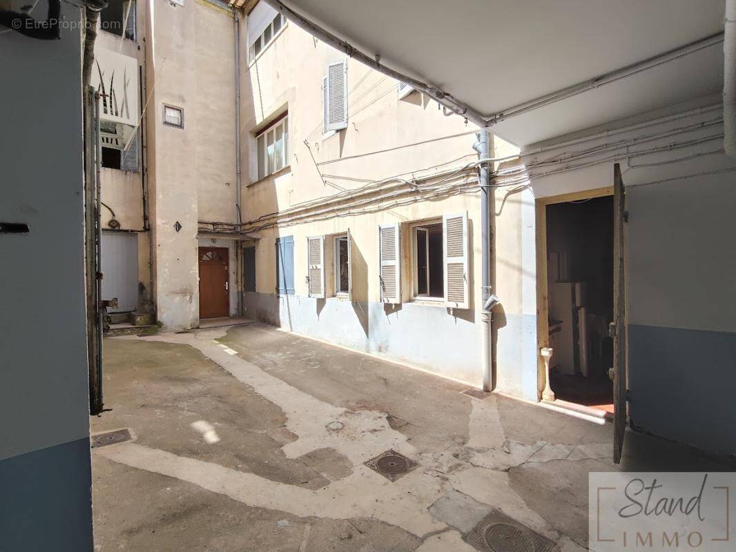 Appartement à MARSEILLE-6E
