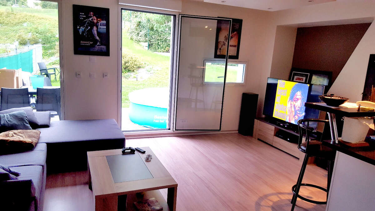 Appartement à LAY-SAINT-CHRISTOPHE