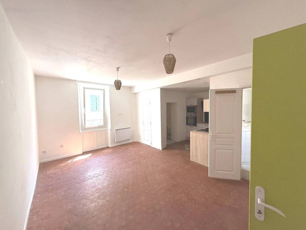 Appartement à TOURVES