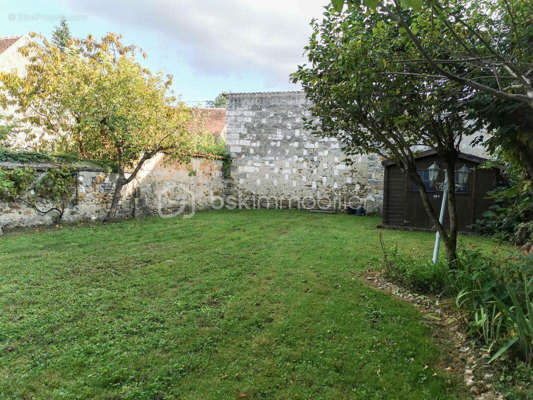 Maison à PONT-SUR-YONNE