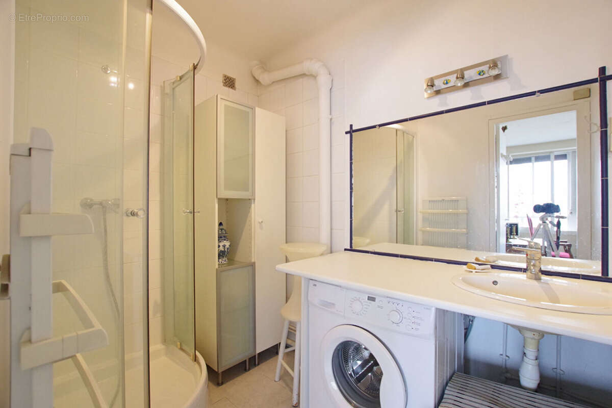 Appartement à PARIS-14E