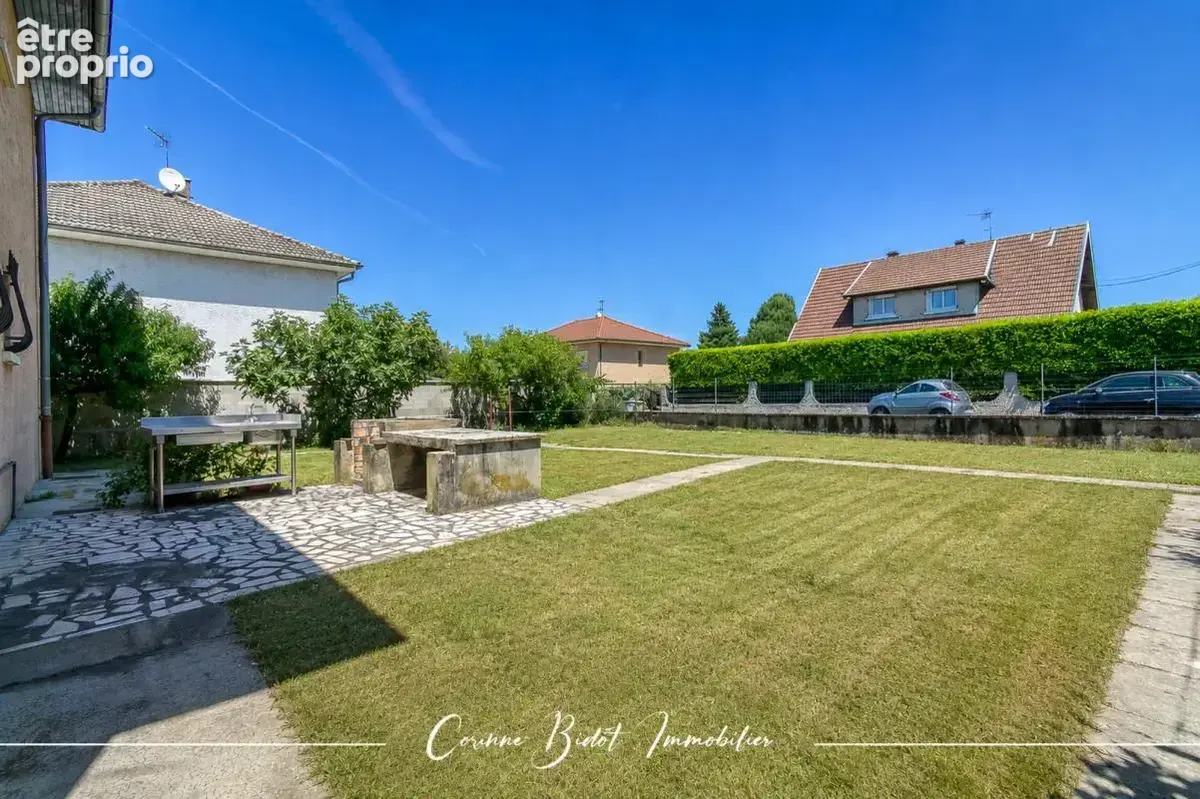 Maison 191 m² à Saint-Pierre-De-Chandieu  - photo 13