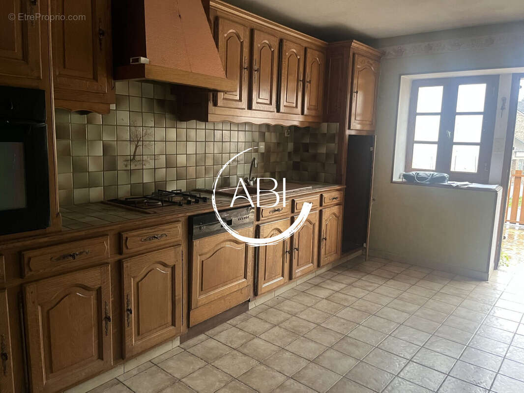 Maison à NEUILLY-LE-VENDIN