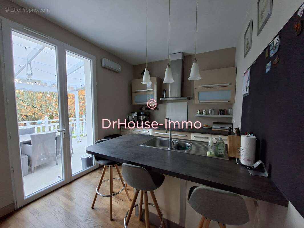 Maison à SAINT-ASTIER