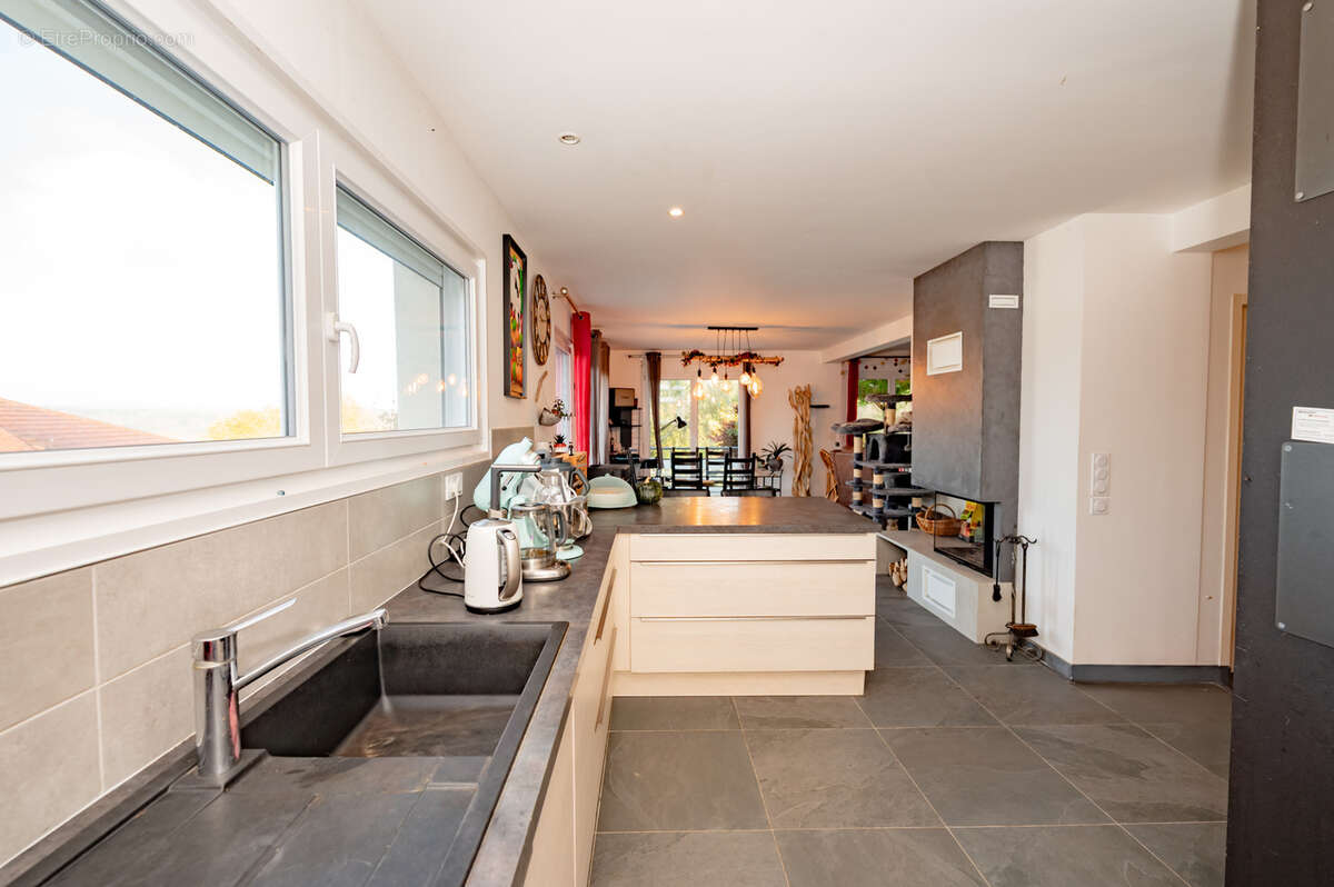 Maison à MONTPERREUX