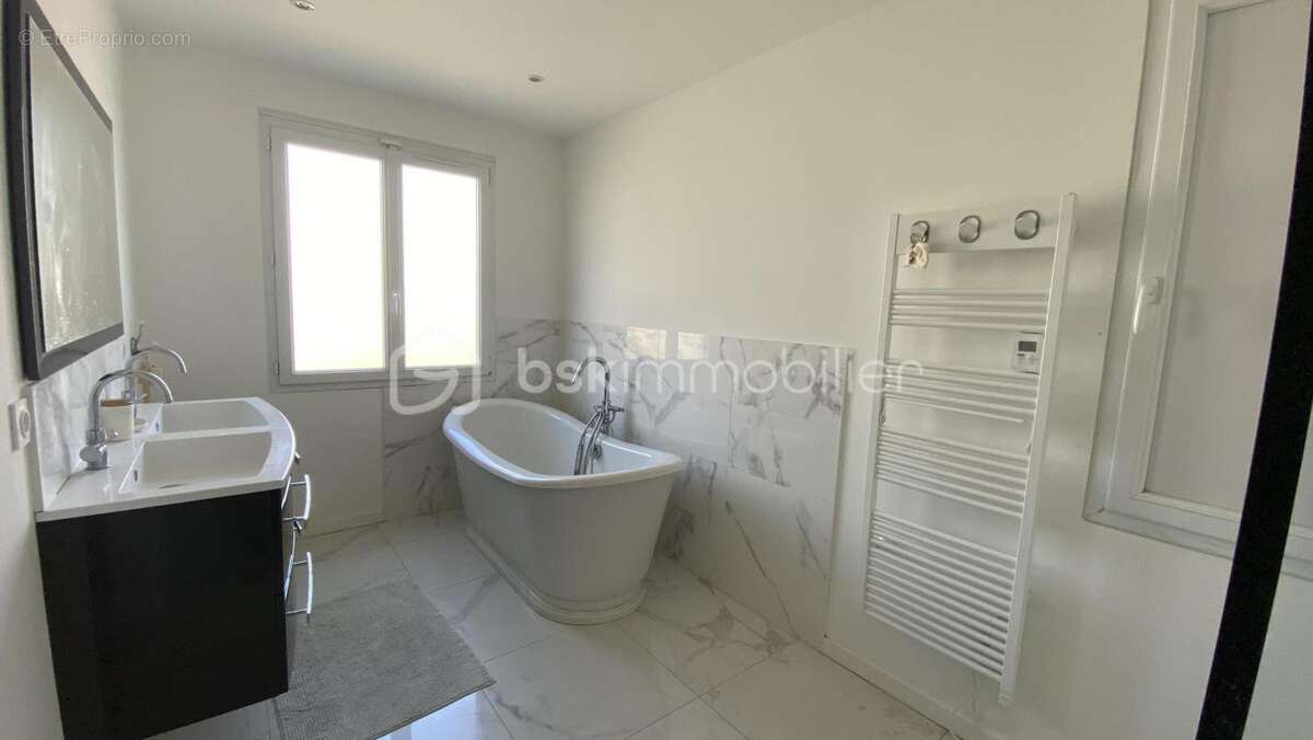 VERTOU/BEAUTOUR : Maison d’env. 157m² au sol, 4/5 chambres, bureau, garage et jardin - photo 10