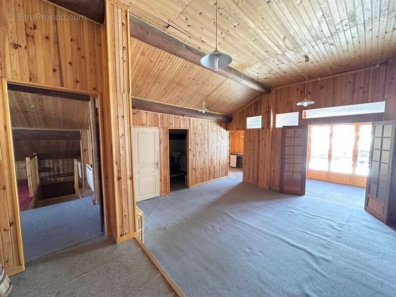 A vendre LA CLUSAZ Chalet de caractère - 237 m² - photo 11