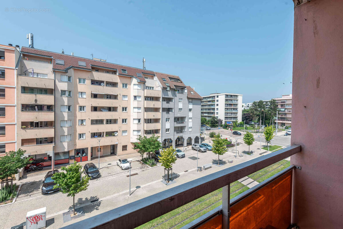 Appartement à AMBILLY