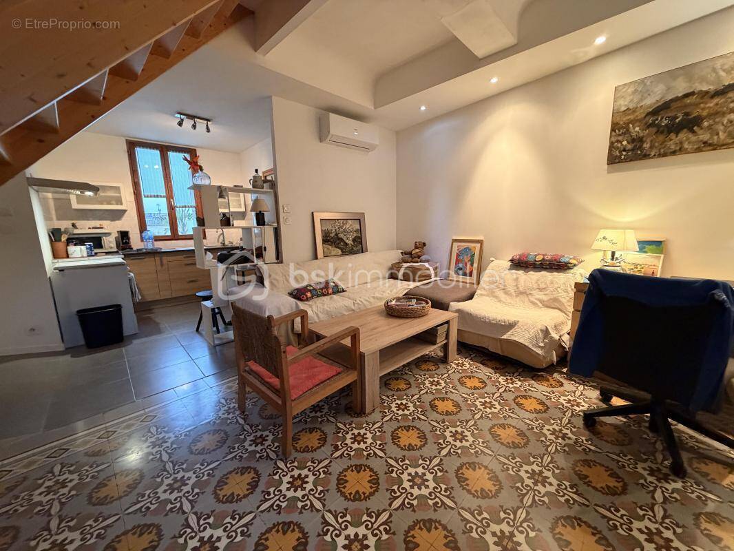 Appartement à SAINT-LAURENT-D'AIGOUZE