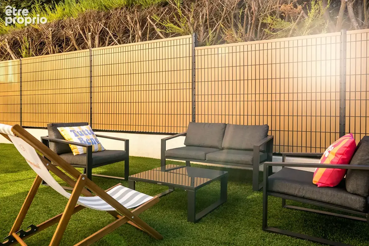 Maison individuelle rénovée avec piscine, garage et extérieur sans vis-à-vis - photo 12