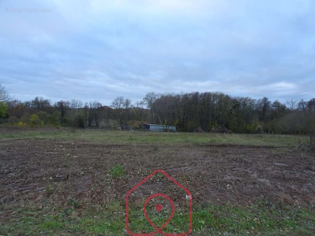 Terrain à DAMPIERRE-EN-CROT