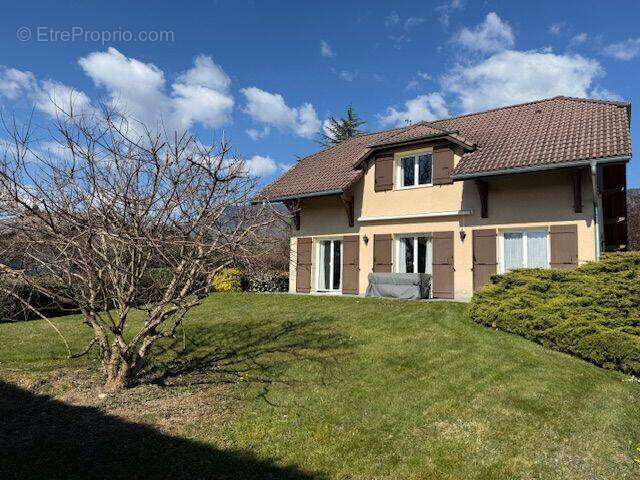 Maison à DIVONNE-LES-BAINS