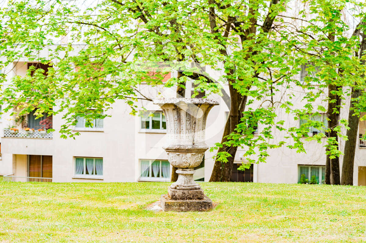 Appartement à LE MESNIL-LE-ROI