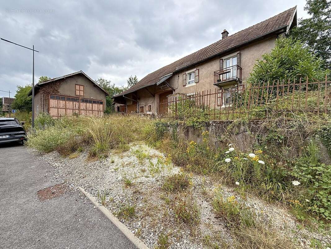 Maison à CHALONVILLARS