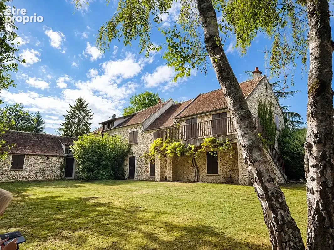 Maison à SAINT-CYR-SUR-MORIN