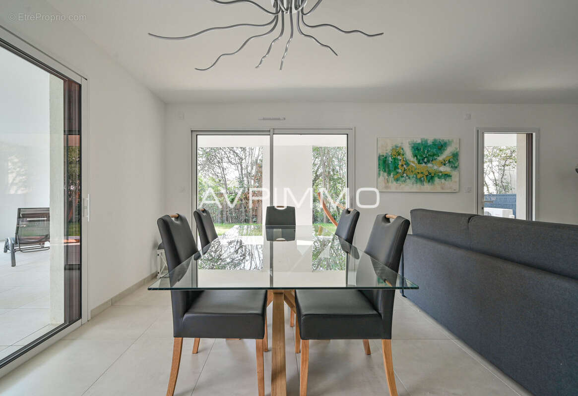 Appartement T3 avec jardin et terrasse à vendre à Saint-Cyr-sur-Mer Les Lecques À 80 m de la plage Résidence r - photo 3
