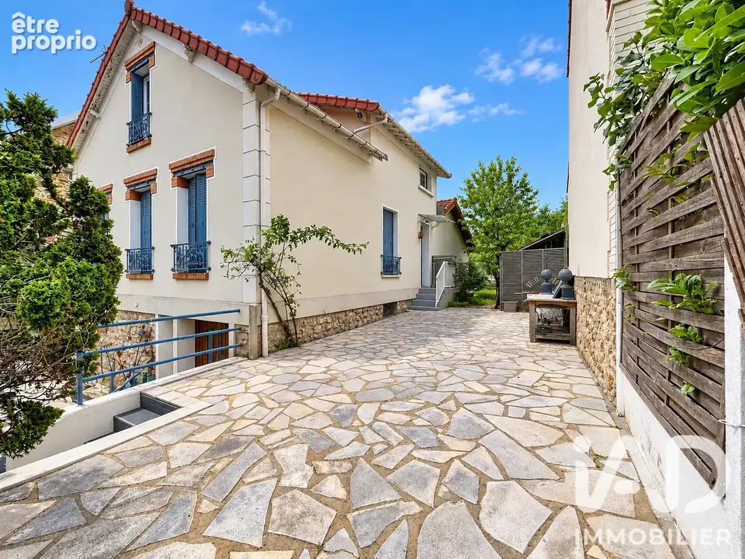 Photo 1 - Maison à MARNES-LA-COQUETTE