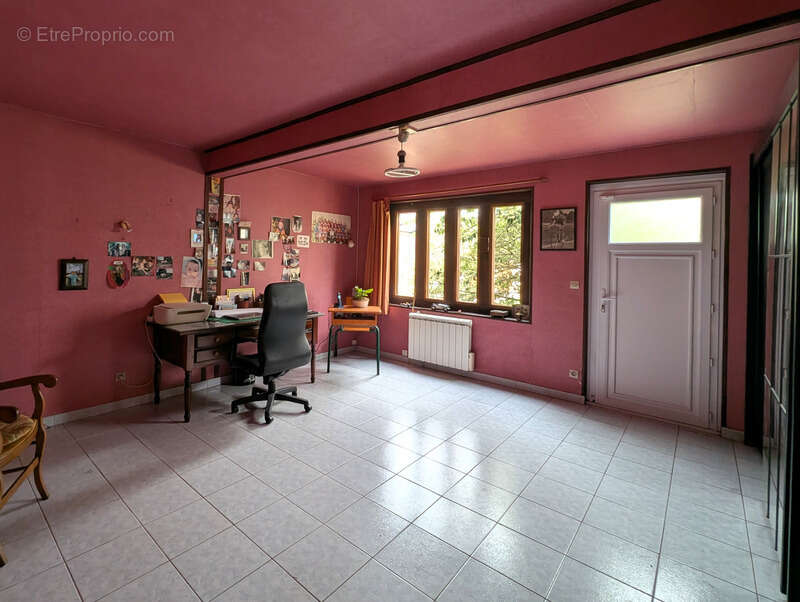Maison familiale avec jardin à CHECY (45) - photo 9