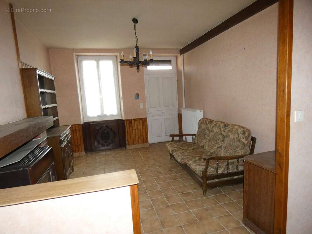 Maison 110 m² à Chantelle  - photo 5