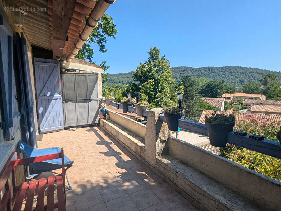 SALERNES, maison 10 pièces, 208 m² avec dépendance. - photo 3