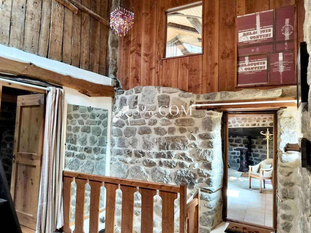 Maison à SAINT-GENEST-LACHAMP