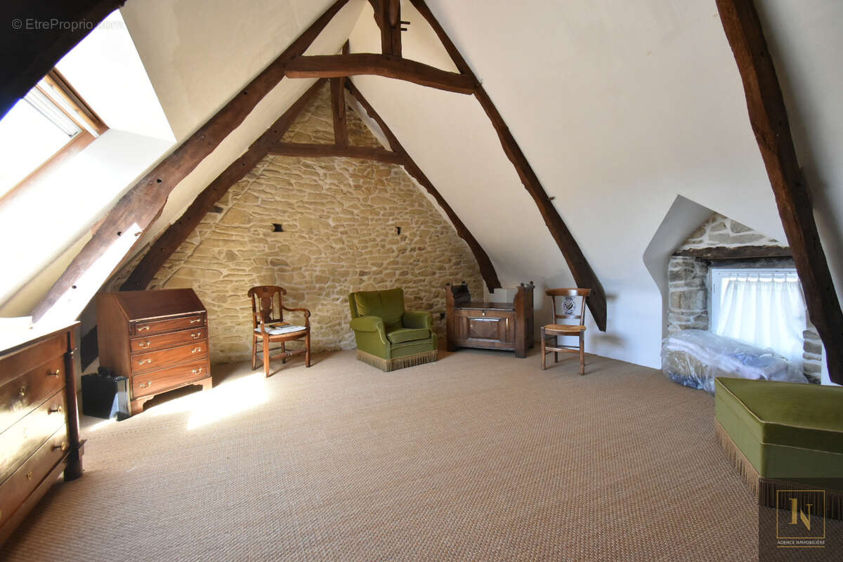 Maison à SURZUR