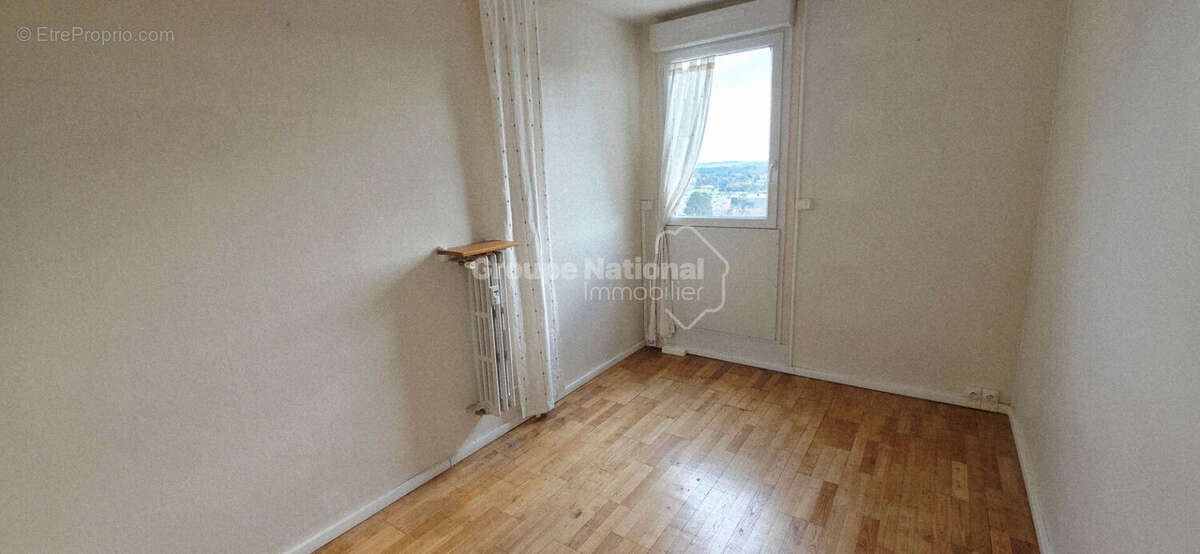 Appartement à BAGNOLS-SUR-CEZE