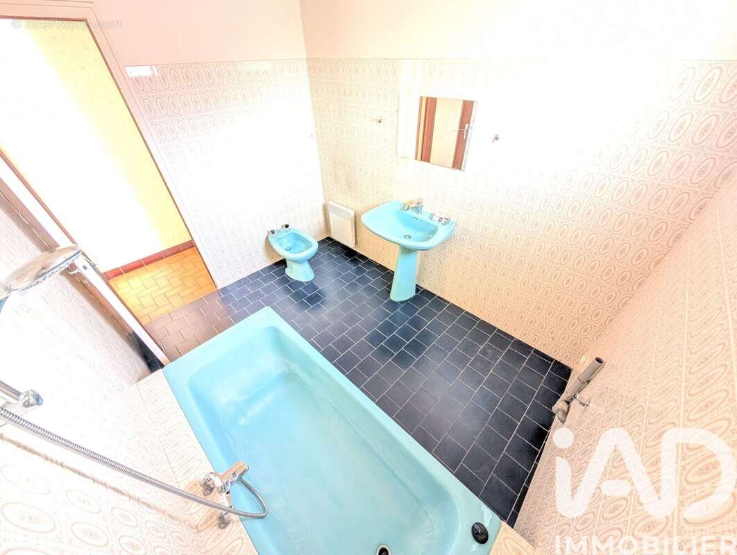 Photo 8 - Appartement à LUSSAC-LES-CHATEAUX
