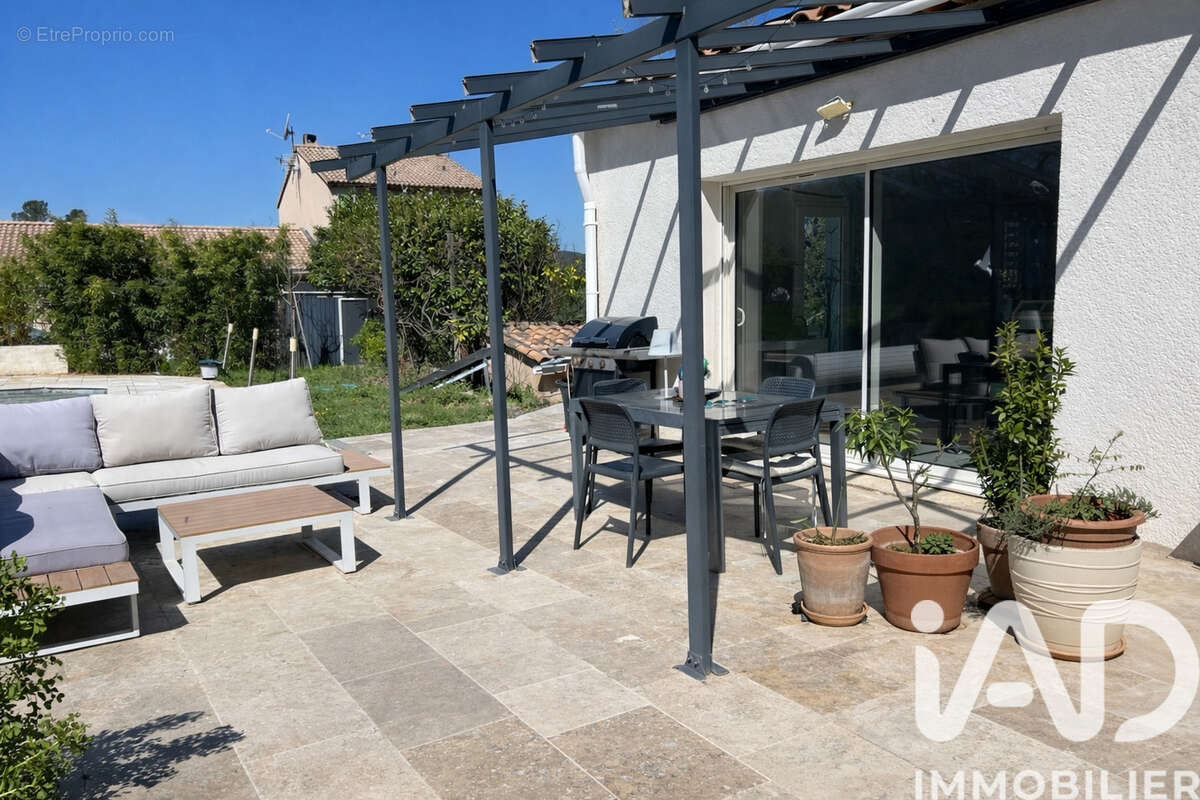 Photo 2 - Maison à NANS-LES-PINS