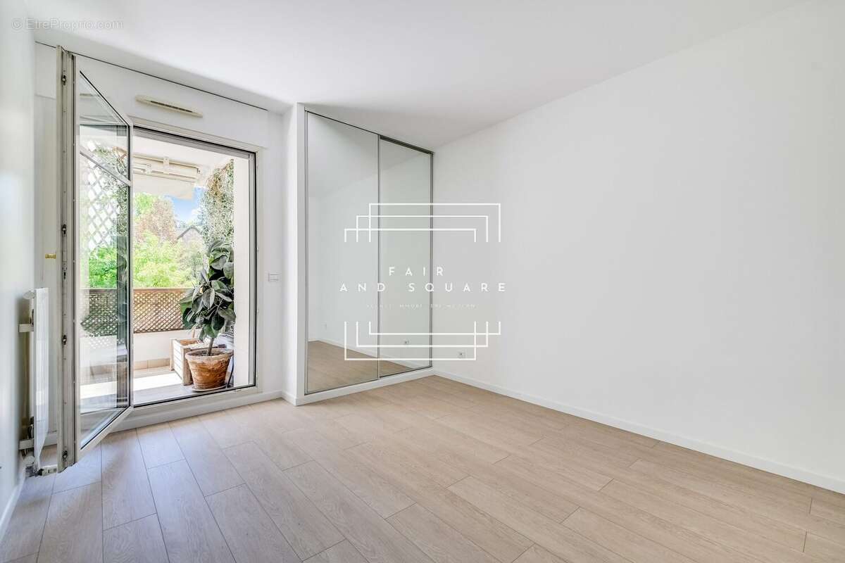 Appartement à NEUILLY-SUR-SEINE