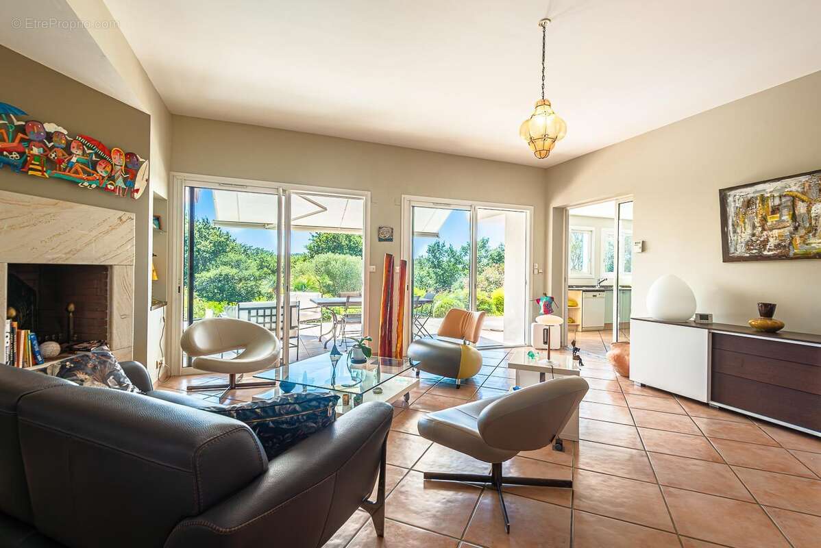 Maison à BASSUSSARRY