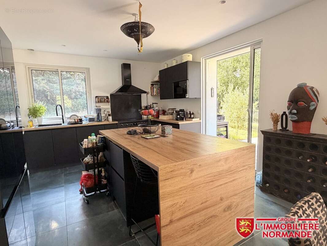 Maison de plain pied - calme - 3 200 m² de terrain - photo 6