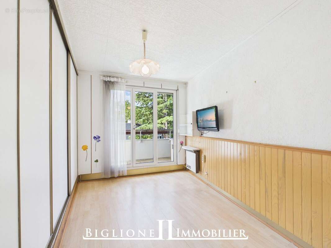 Appartement à COUBRON
